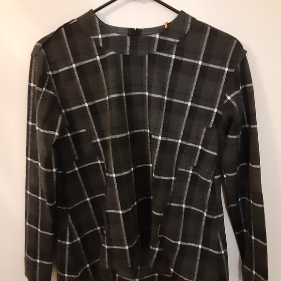 Grey checkered top - Picture 2 of 5